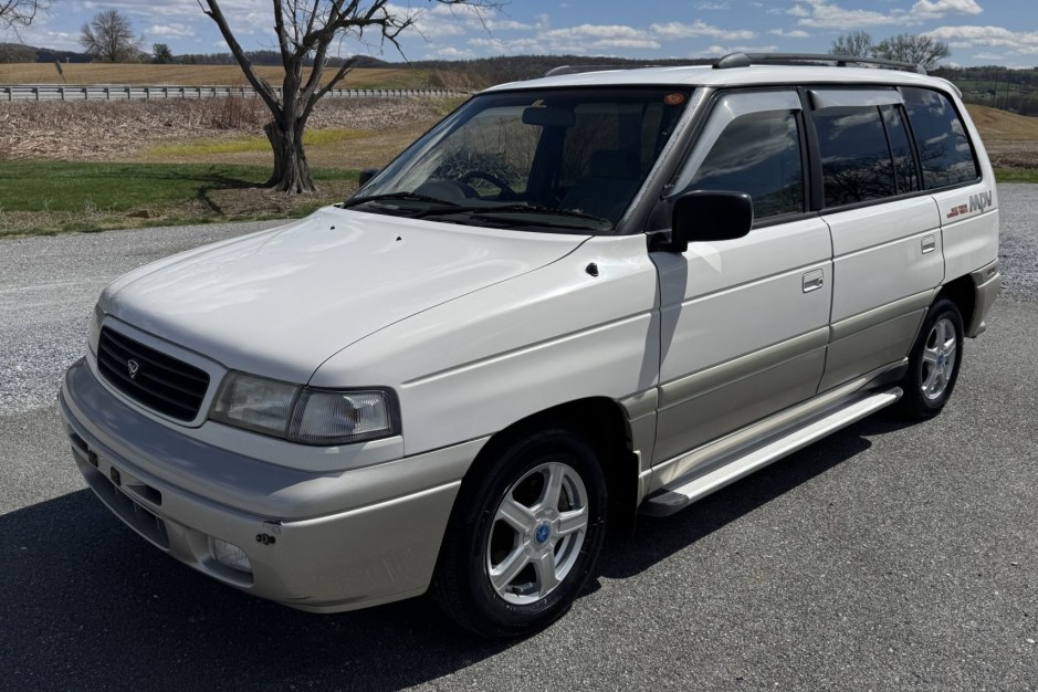 1996 Mazda MPV sold at auction for $4,000