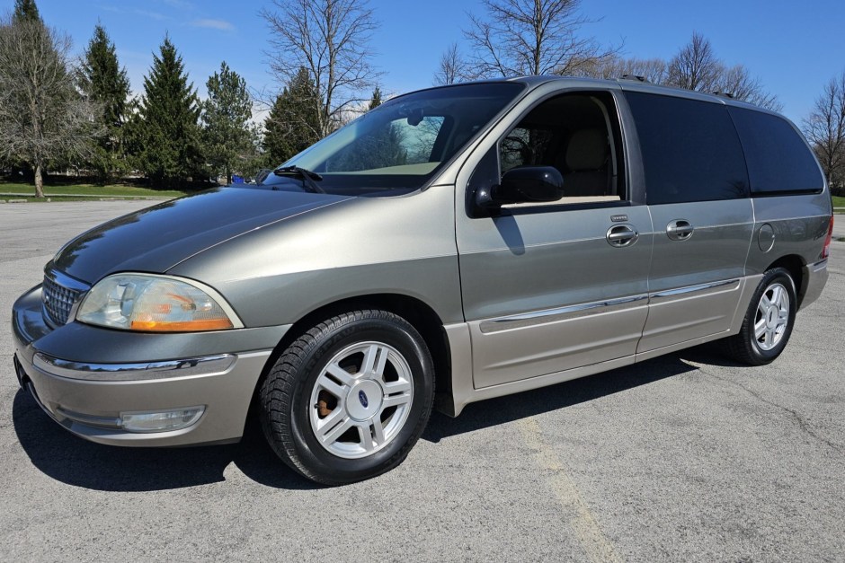 2002 Ford Windstar sold at auction for $8,000