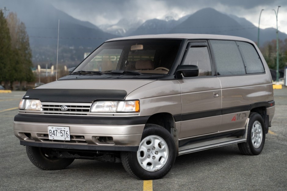 1993 Mazda MPV sold at auction for $7,350