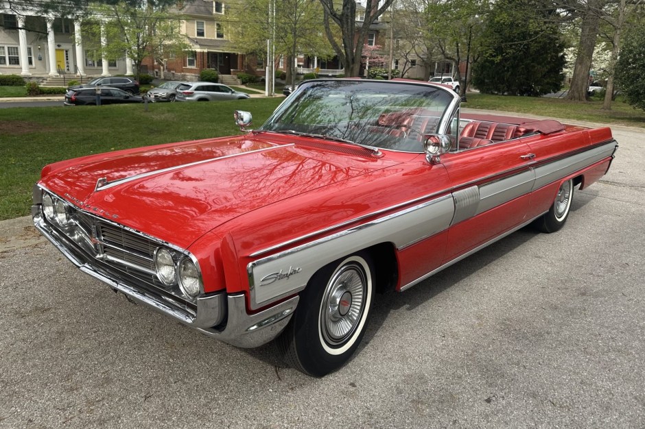 1962 Oldsmobile Starfire sold at auction for $53,500