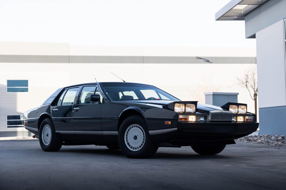 1986 Aston Martin Lagonda sold at auction for $51,000