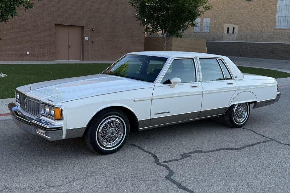 1986 Pontiac Parisienne sold at auction for $14,000