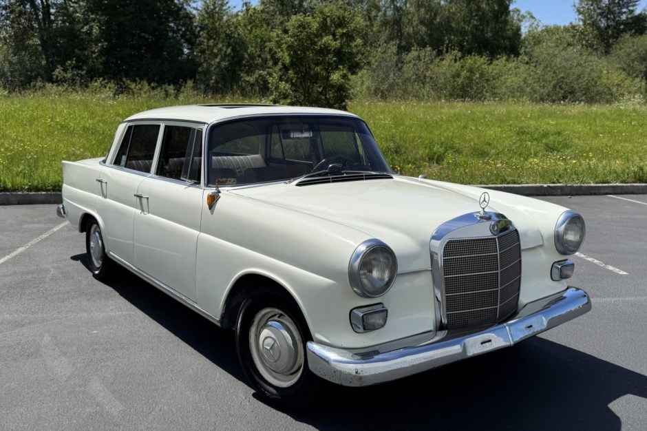 1965 Mercedes-Benz W110 sold at auction for $4,000