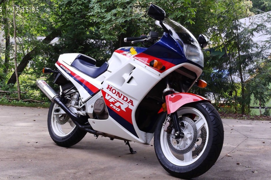 1986 Honda VFR 750F sold at auction for $13,250