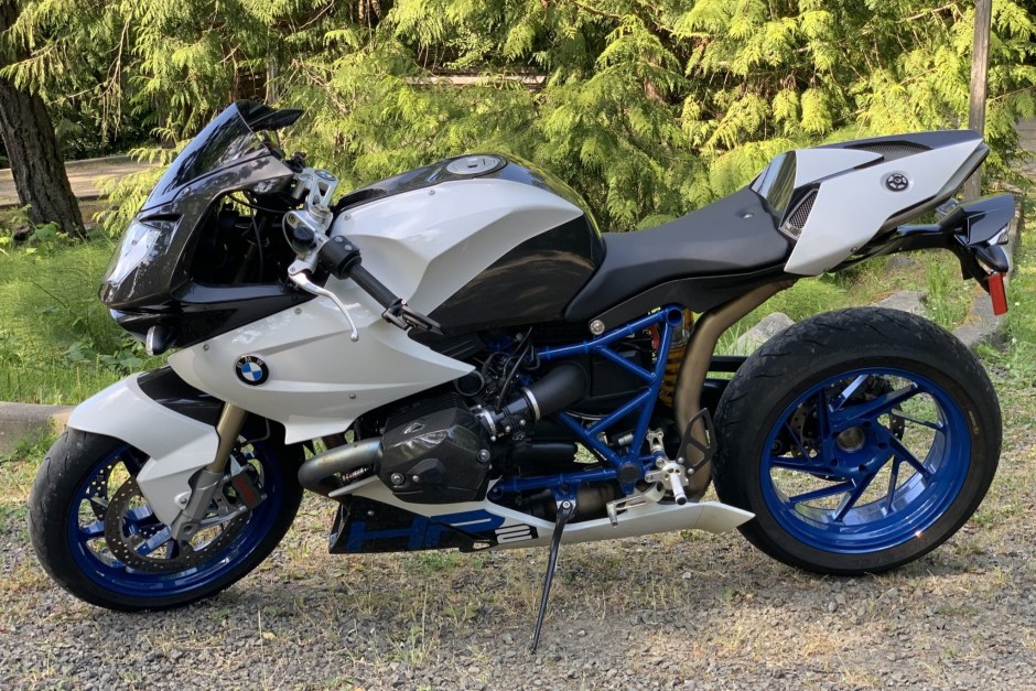 2009 BMW HP Series sold at auction for $13,500