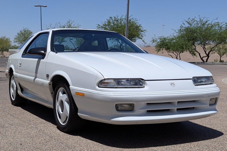 1992 Dodge Daytona sold at auction for $16,300