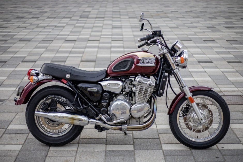 1995 Triumph Thunderbird 900 sold at auction for $1,600