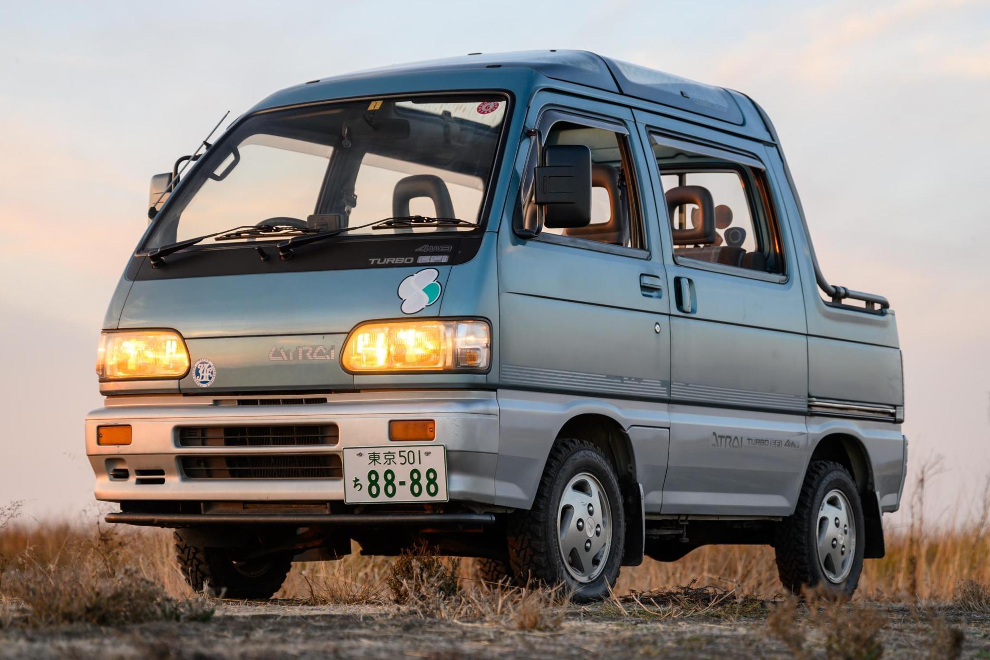 1992 Daihatsu Atrai sold at auction for $12,300