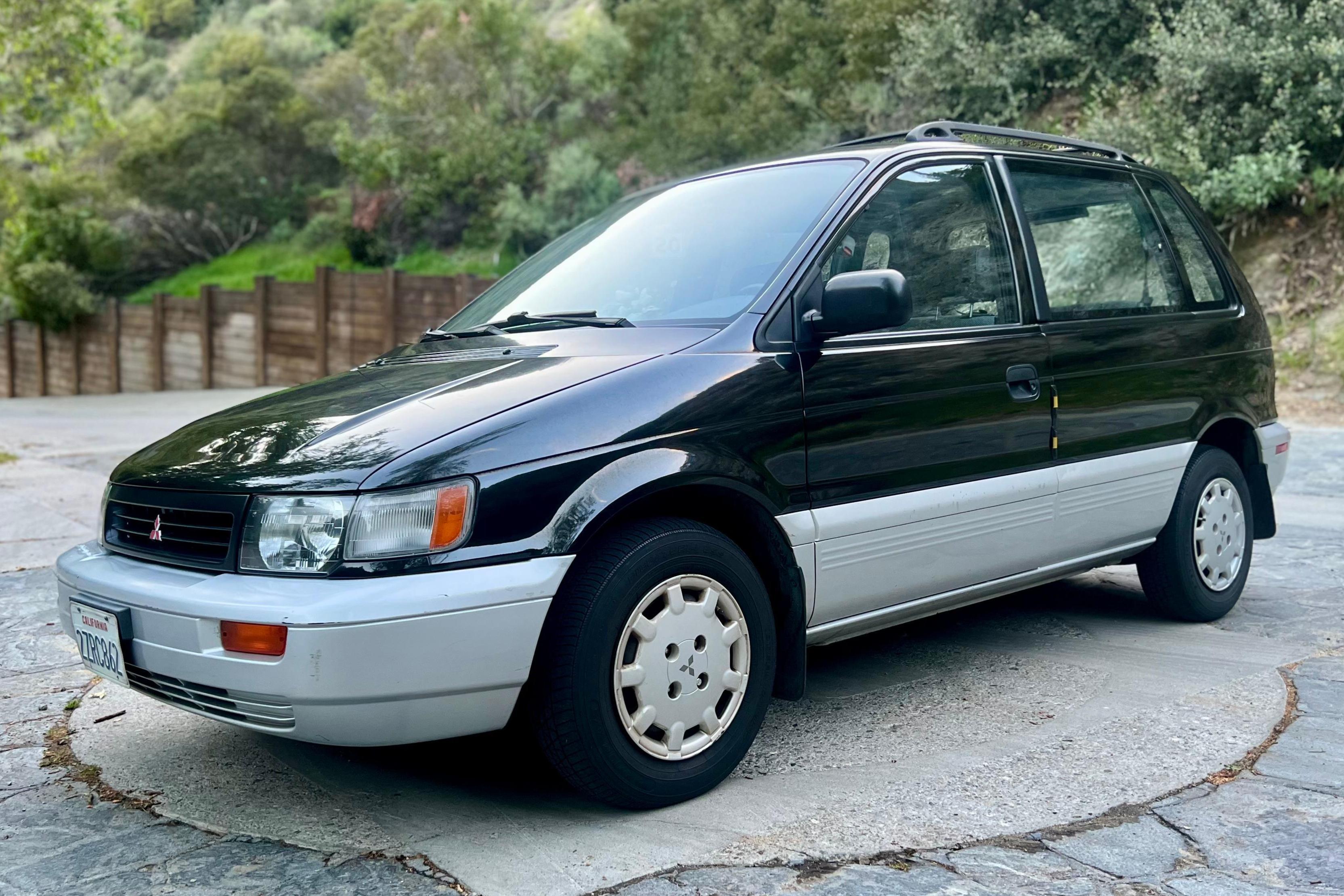 1992 Mitsubishi RVR sold at auction for $2,969