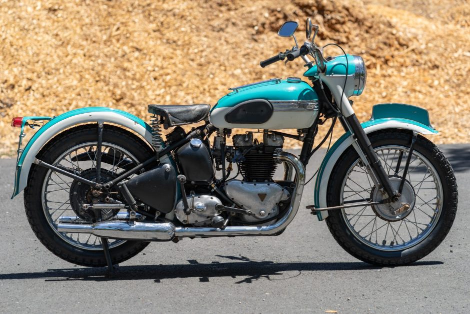 1953 Triumph Thunderbird sold at auction for $5,555