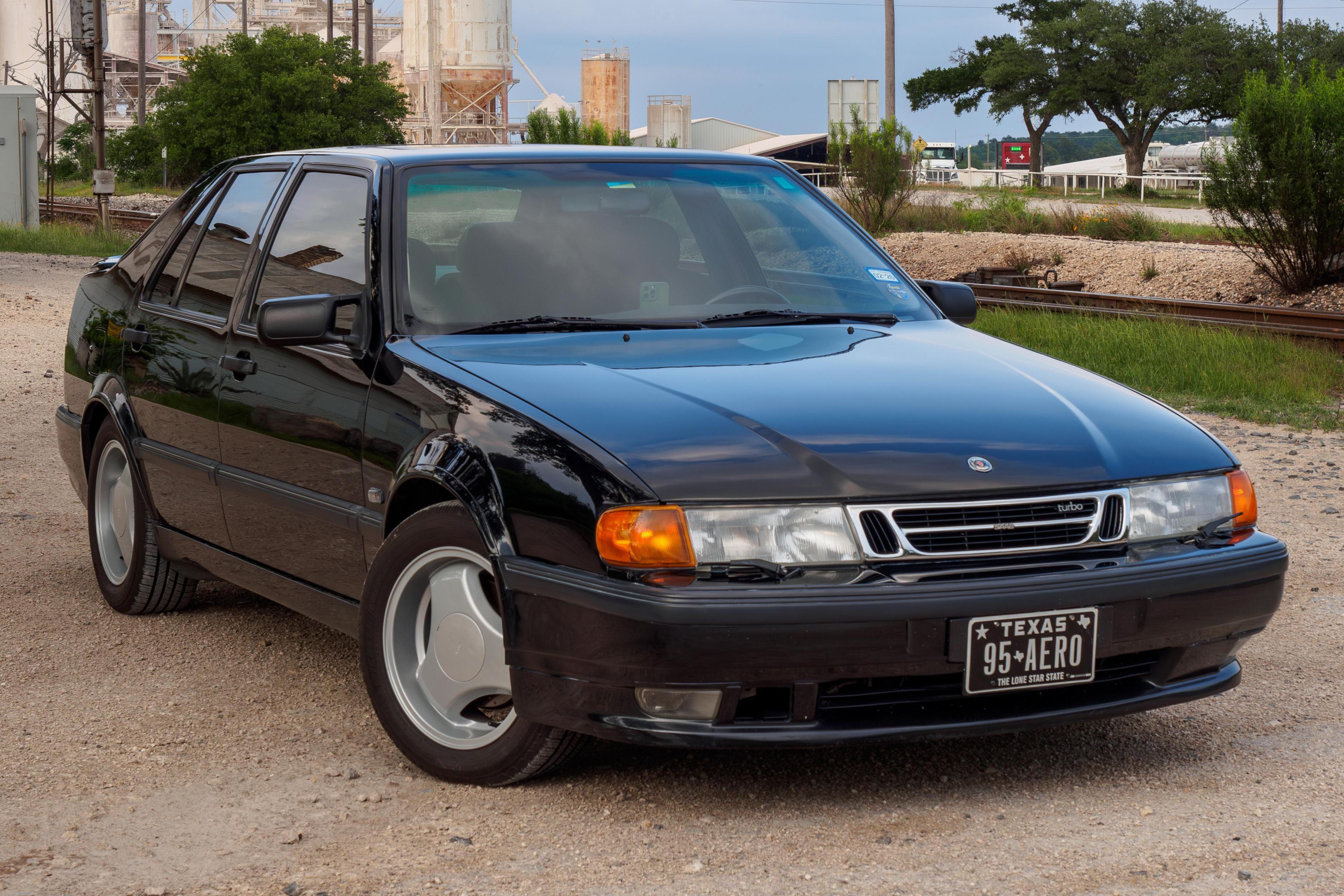 1995 Saab 9000 sold at auction for $10,100