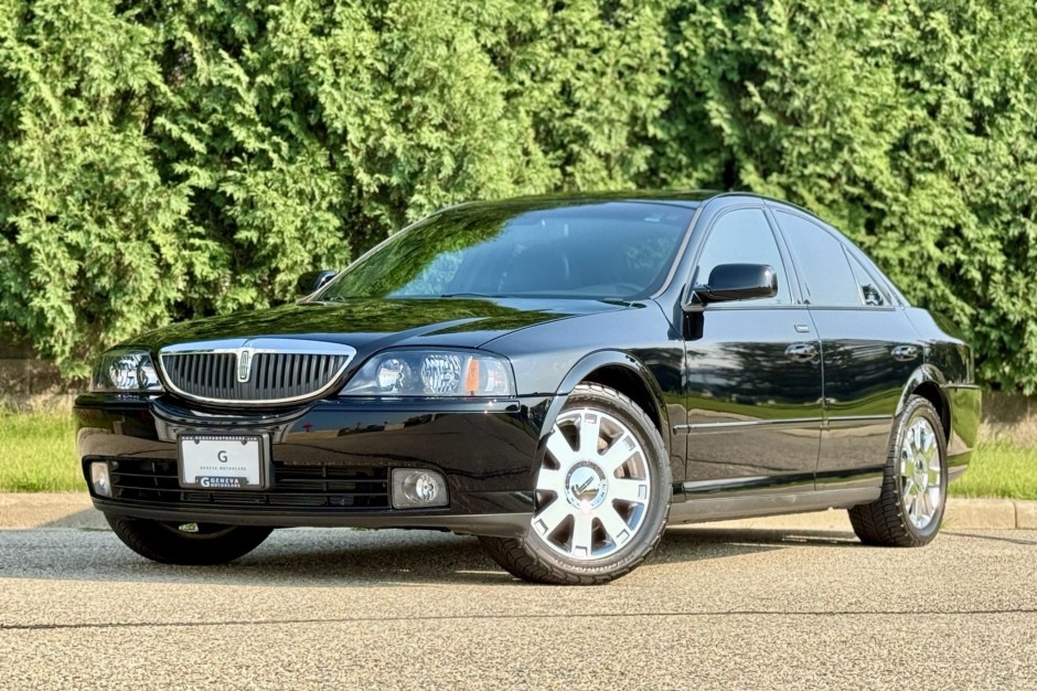 2005 Lincoln LS sold at auction for $12,000