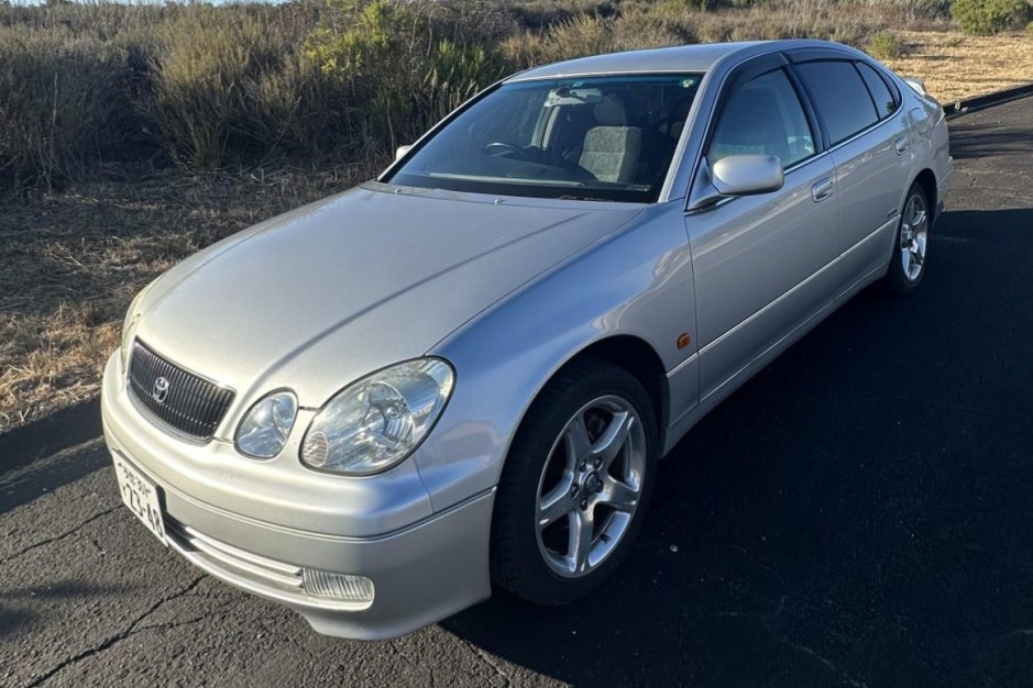 1999 Toyota Aristo sold at auction for $10,000
