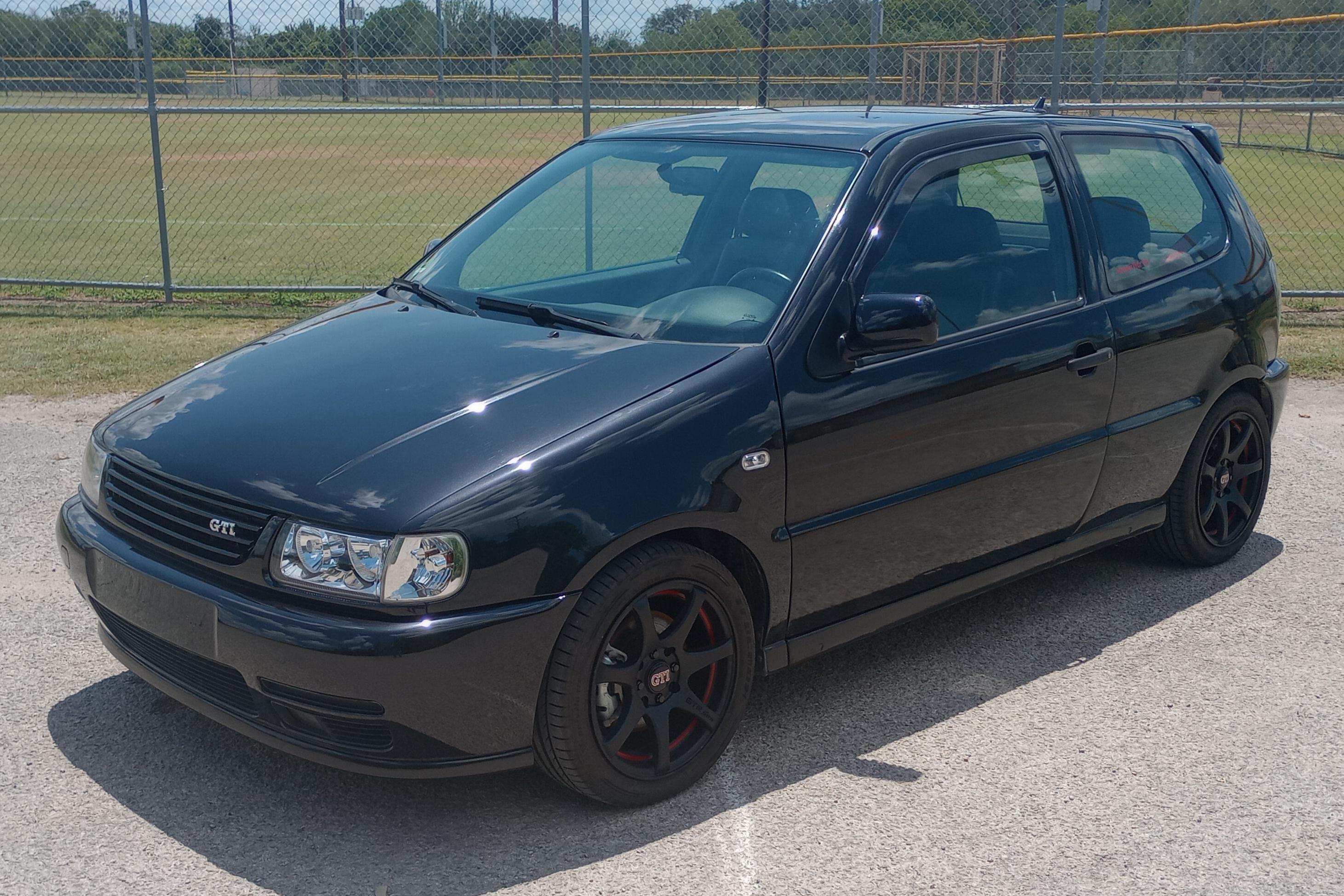 1998 Volkswagen Polo sold at auction for $8,050