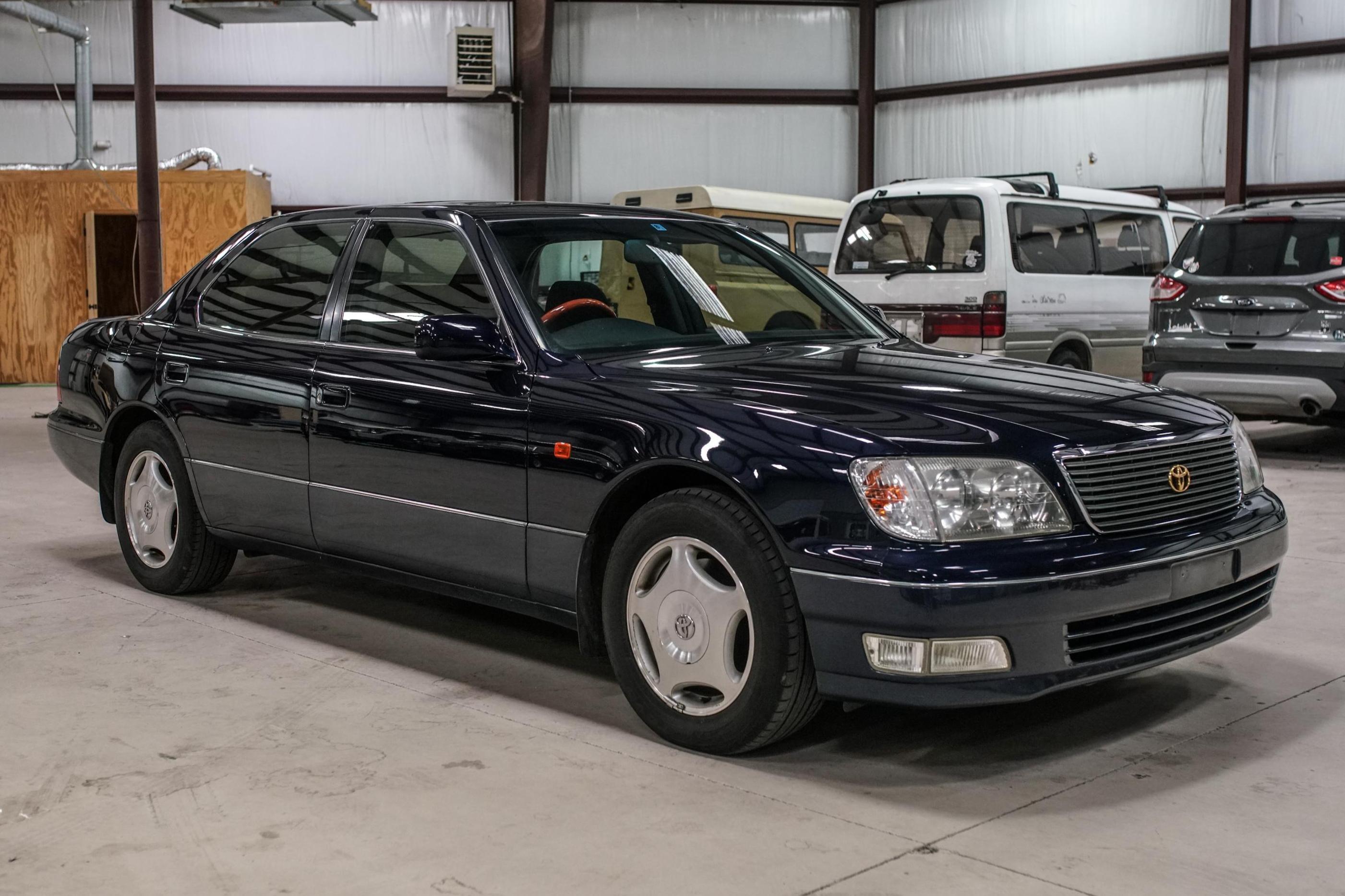 1998 Toyota Celsior sold at auction for $10,500