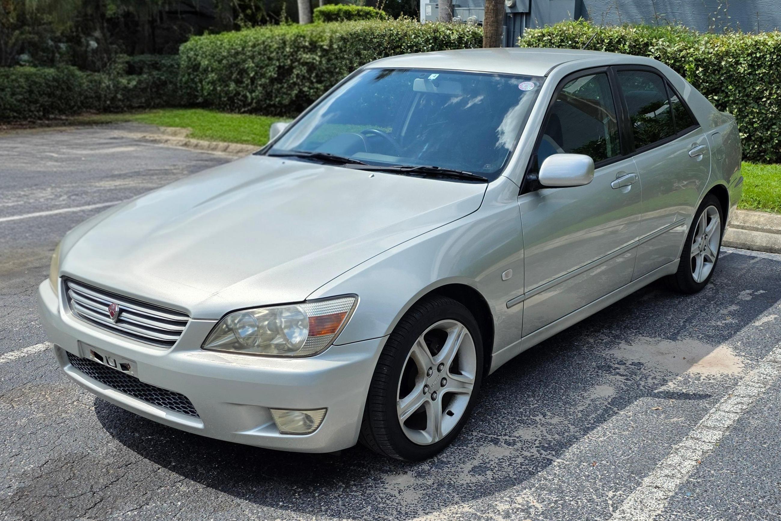 2001 Toyota Aristo sold at auction for $1,250