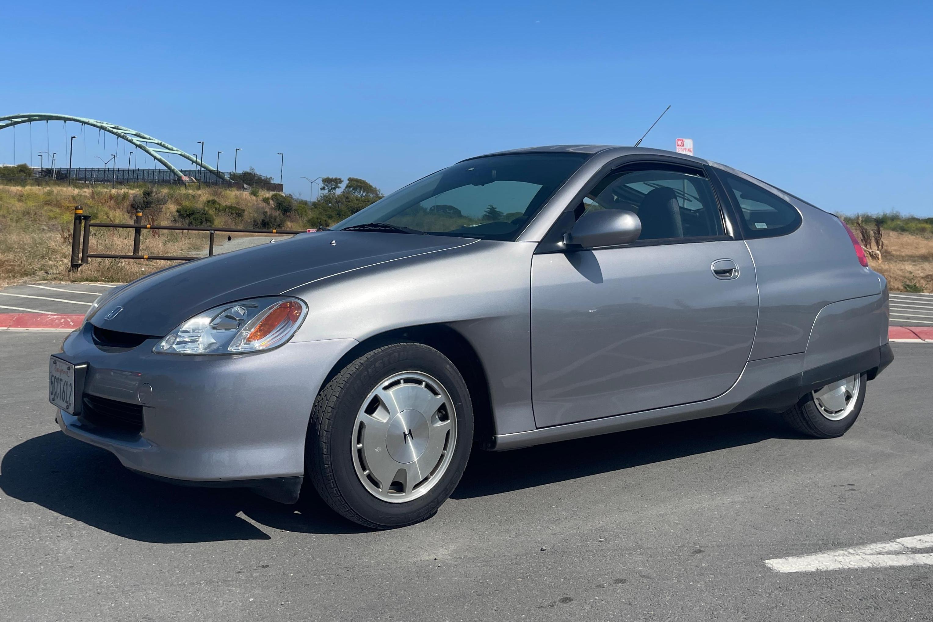 2003 Honda Insight sold at auction for $7,632
