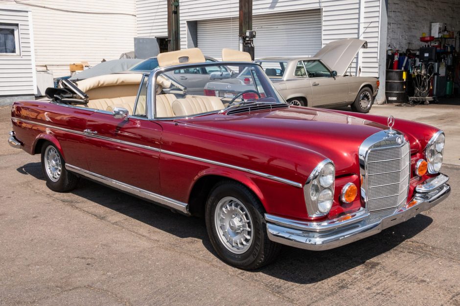 1967 Mercedes-Benz W112 sold at auction for $155,000