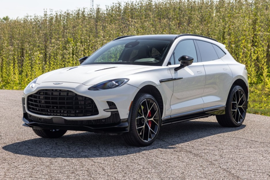 2025 Aston Martin DBX sold at auction for $233,500
