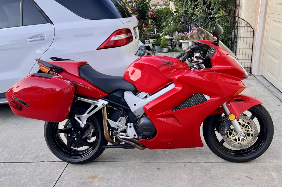 2002 Honda VFR800 sold at auction for $7,300