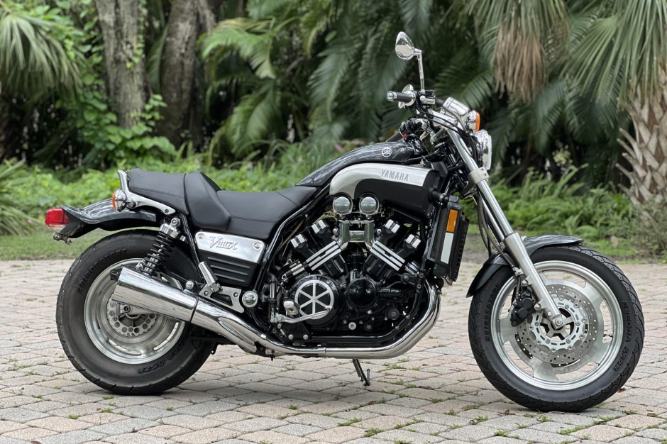 2000 Yamaha V-Max sold at auction for $3,600