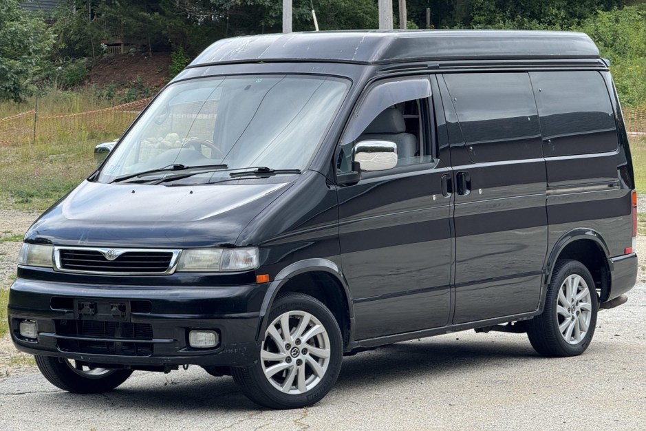 1995 Mazda Bongo sold at auction for $3,910