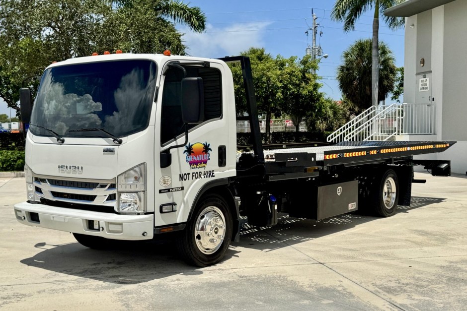 2021 Isuzu Elf sold at auction for $52,000