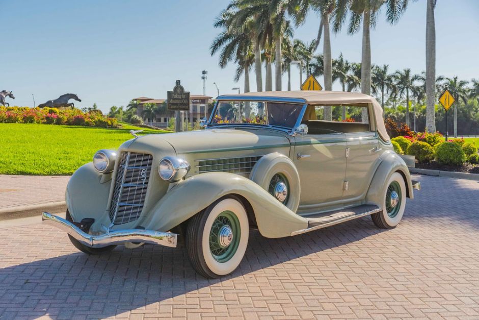 1935 Auburn 851/852 sold at auction for $35,250