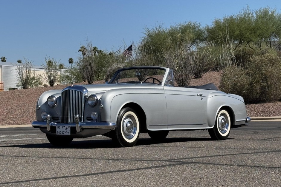 1958 Bentley S-Type sold at auction for $1,735,000