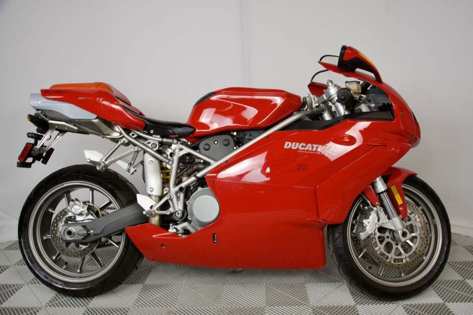 2003 Ducati 749 sold at auction for $7,800