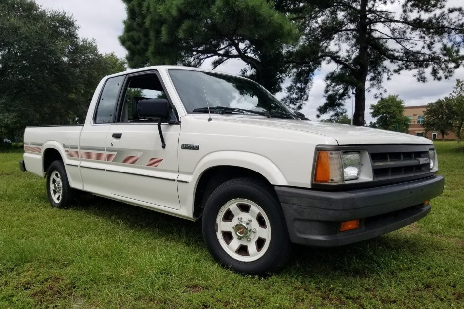 1989 Mazda B2200 sold at auction for $6,300