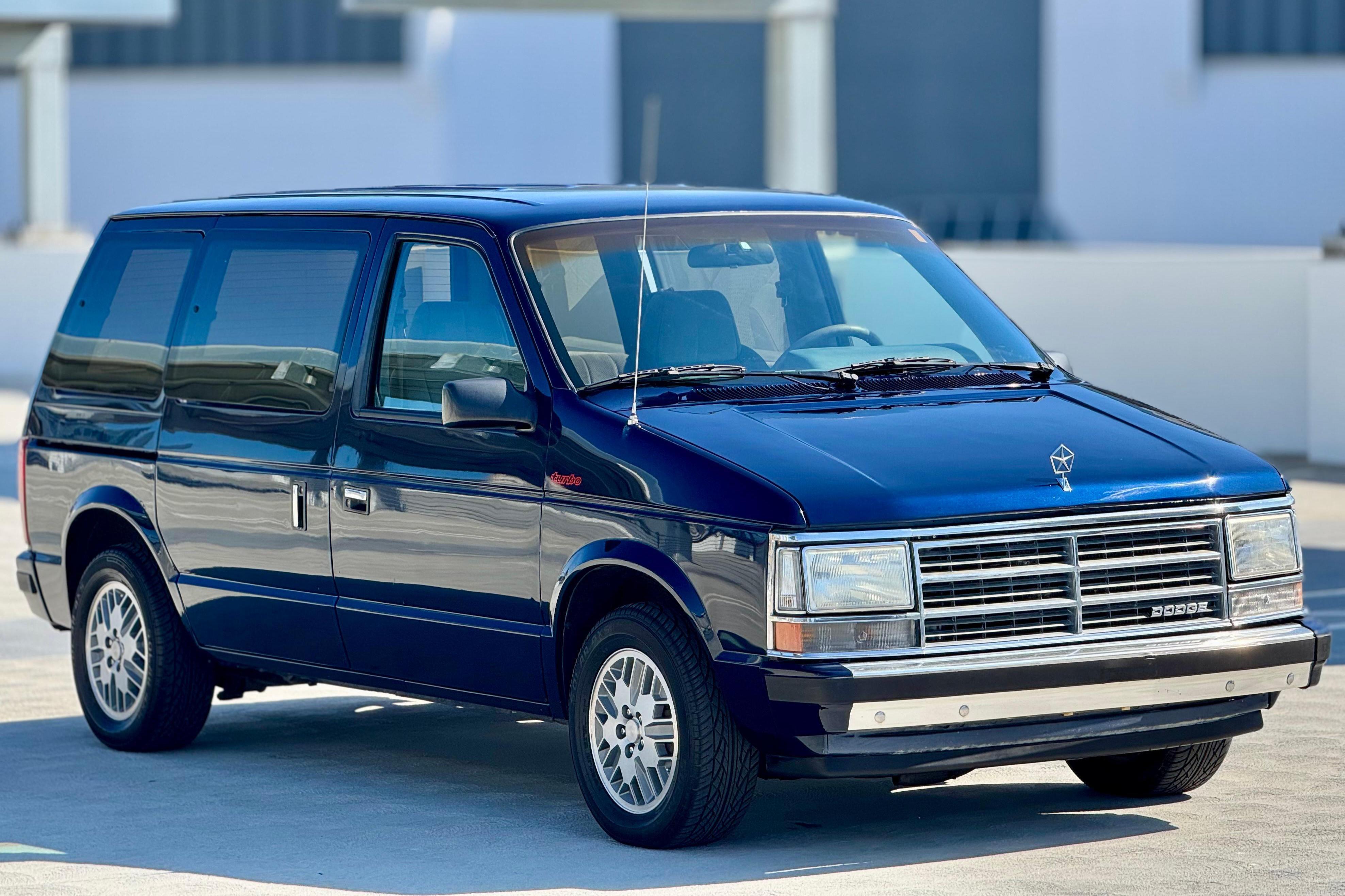1989 Dodge Caravan sold at auction for $9,800