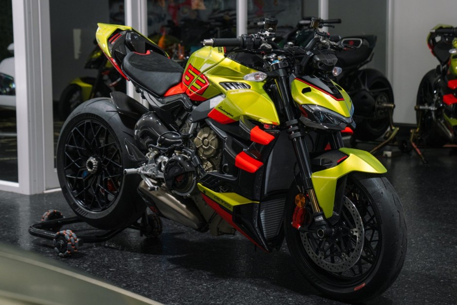 2023 Ducati Streetfighter sold at auction for $60,000