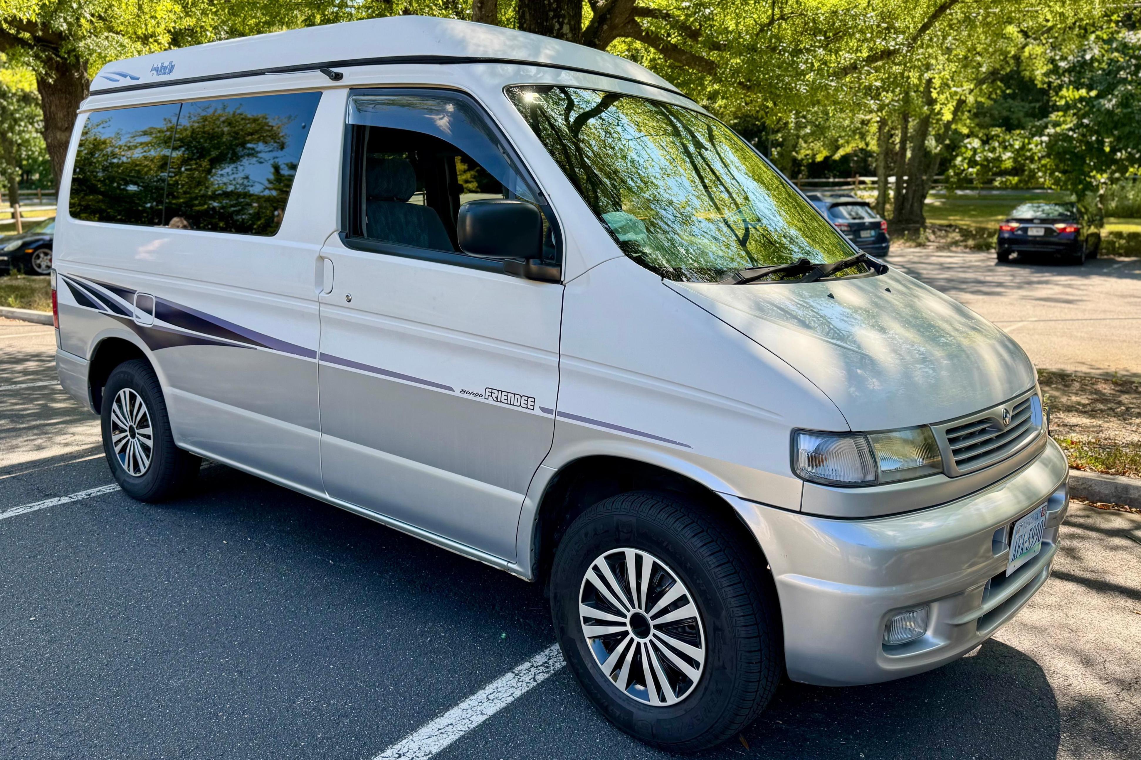 1997 Mazda Bongo sold at auction for $7,800