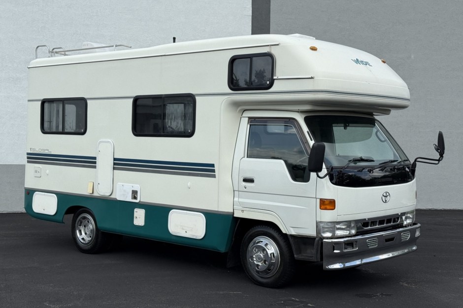 1998 Toyota ToyoAce sold at auction for $17,000