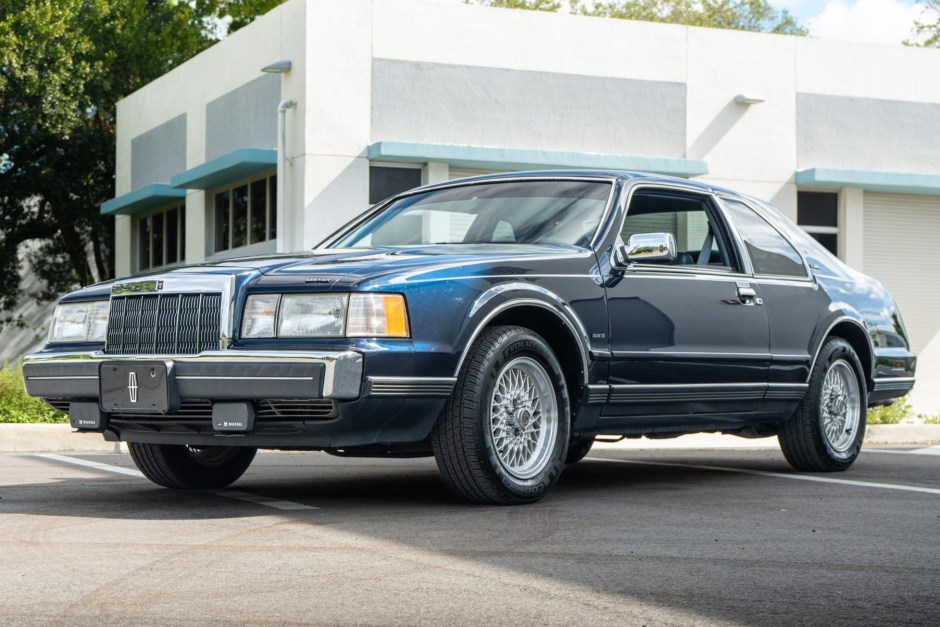 1991 Lincoln Mark VII sold at auction for $8,100