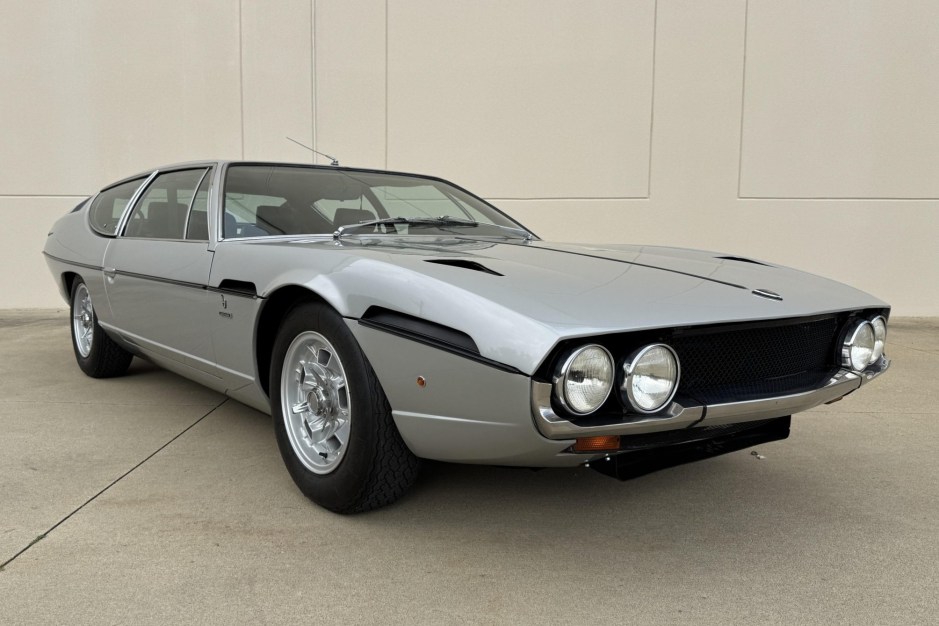1970 Lamborghini Espada sold at auction for $146,000