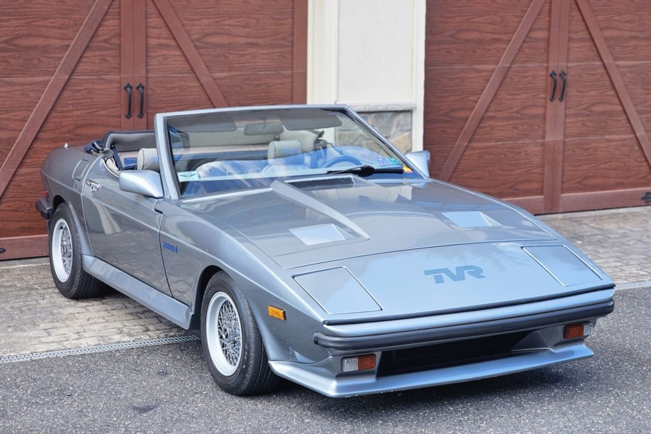 1986 TVR Tasmin 280i sold at auction for $13,000