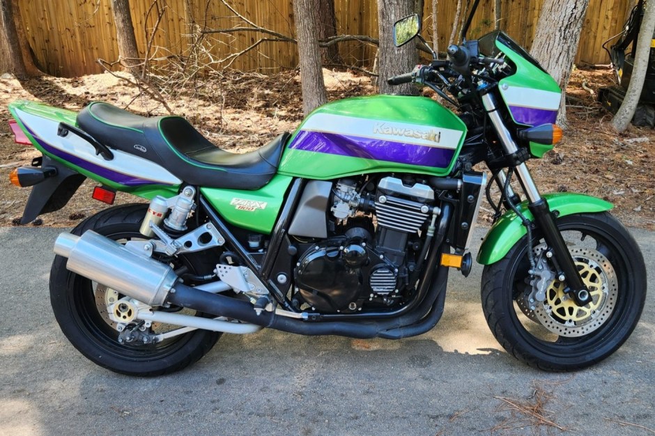 1999 Kawasaki ZRX sold at auction for $2,750