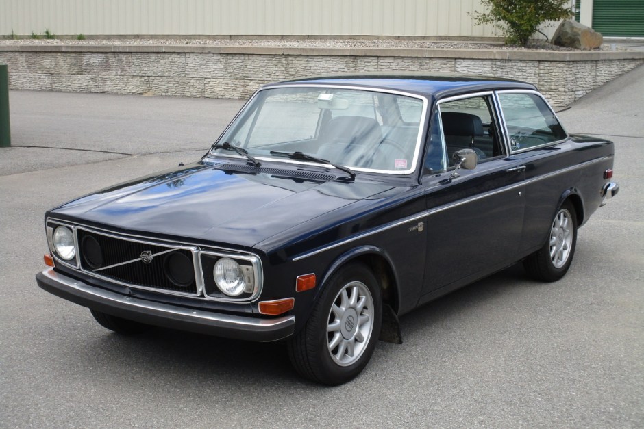 1971 Volvo 140 Series sold at auction for $23,000
