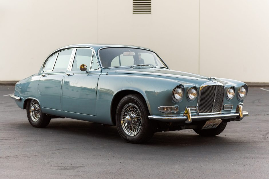 1967 Jaguar 420 sold at auction for $17,500