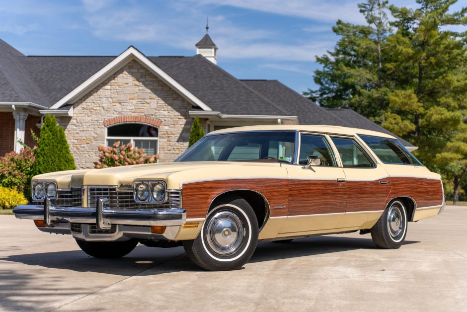 1973 Pontiac Safari sold at auction for $14,750