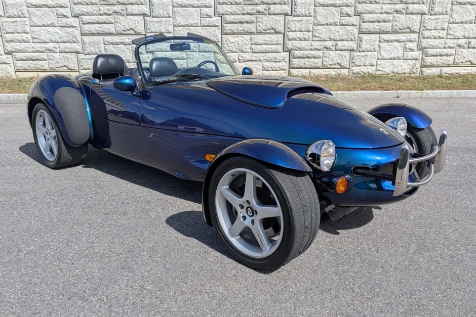 1998 Panoz Roadster sold at auction for $38,000