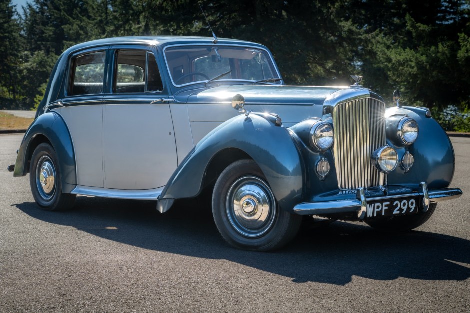 1948 Bentley Mark VI sold at auction for $10,000