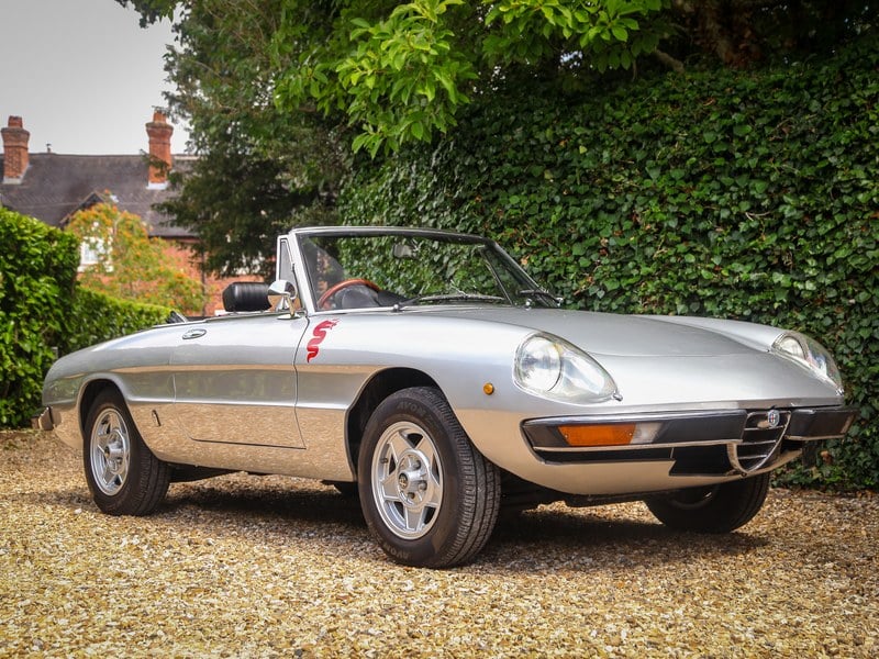 1977 Alfa Romeo 2000 sold at auction for $20,000
