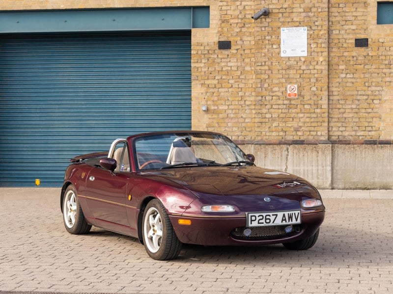 1996 Mazda MX-5 sold at auction for $7,200