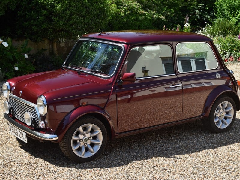 1999 Rover Mini sold at auction for $13,150