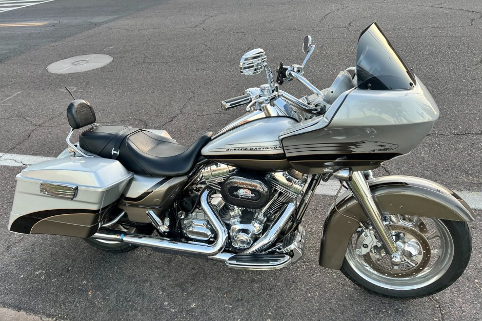 2009 Harley-Davidson Touring sold at auction for $16,500