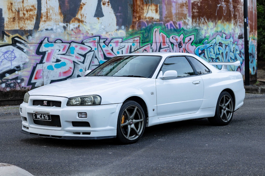 1999 Nissan GT-R sold at auction for $150,000