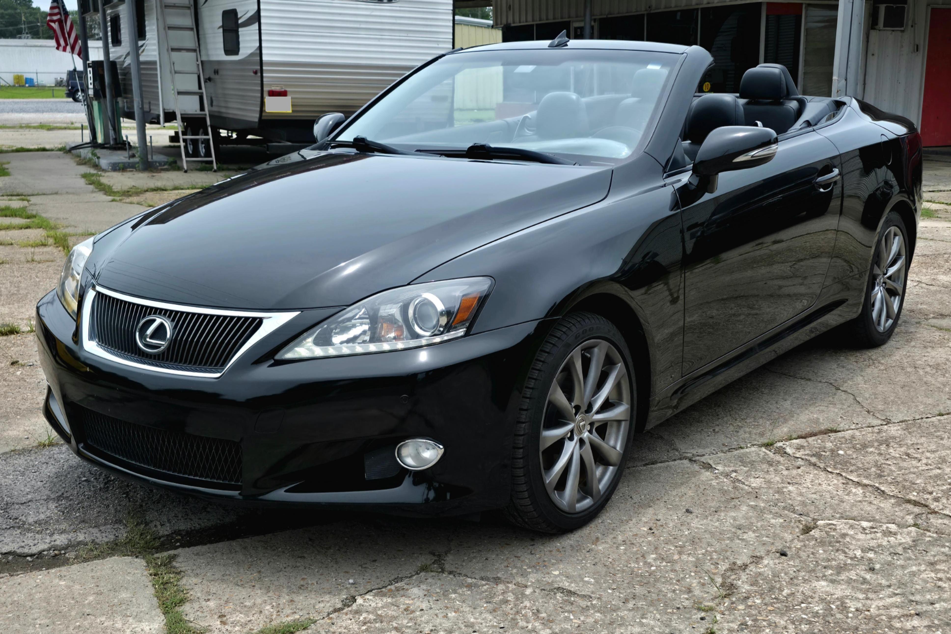2015 Lexus IS sold at auction for $12,000
